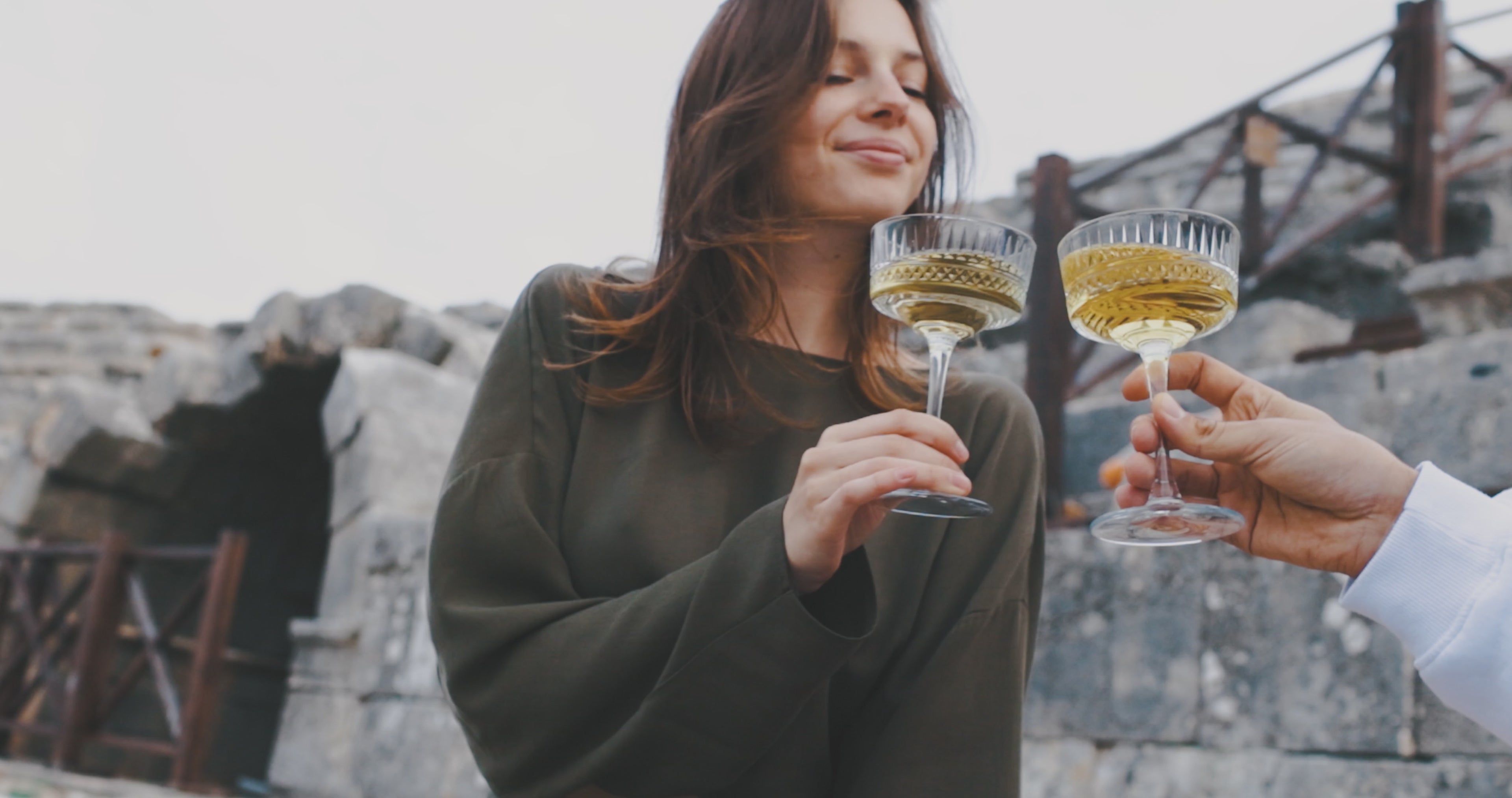Load video: Solo Cru WIne Emotions Premium Bubbly wine